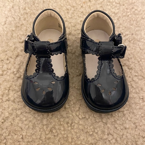 Angel Other - Angel Baby Dottie Scalloped T-Strap Patent Mary Jane, Navy. EUC. Size 2